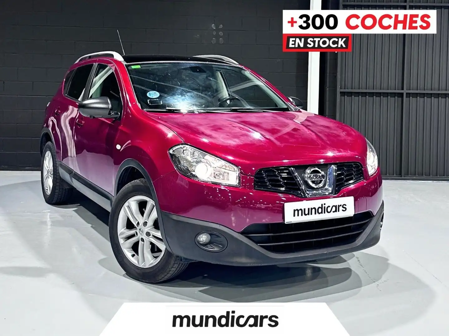Nissan Qashqai Q+2 1.6 Acenta 4x2 Rood - 1
