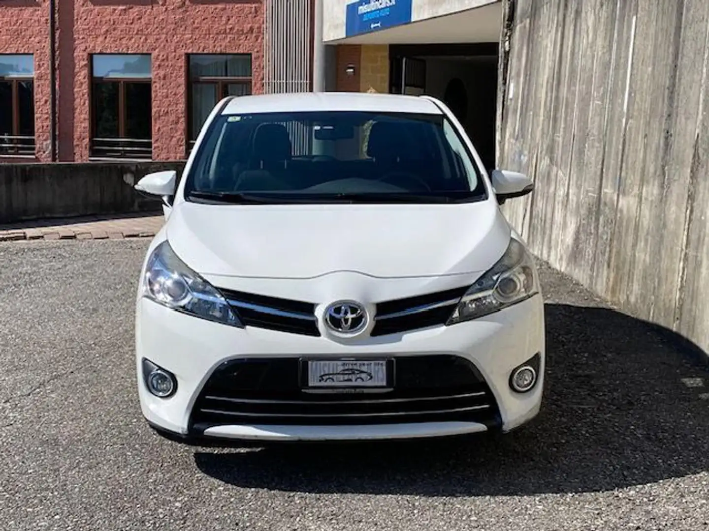 Toyota Verso 1.6 D-4D Active, Neopatentati Bianco - 2