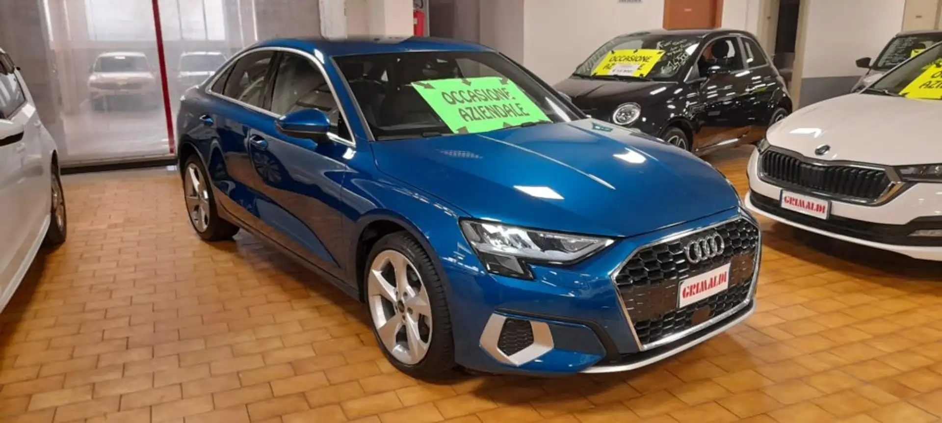 Audi A3 Sedan 30 TDI S tronic Business Advanced 18" Grijs - 2