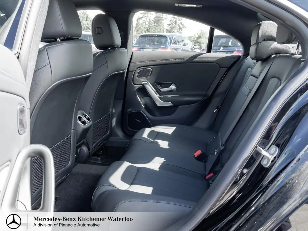 Mercedes-Benz CLA снимка Mercedes-Benz CLA