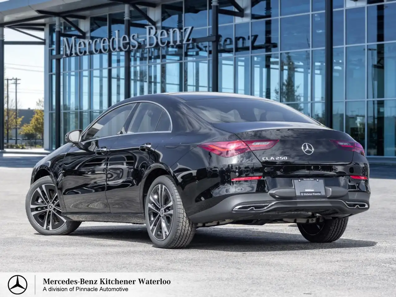 Mercedes-Benz CLA снимка Mercedes-Benz CLA