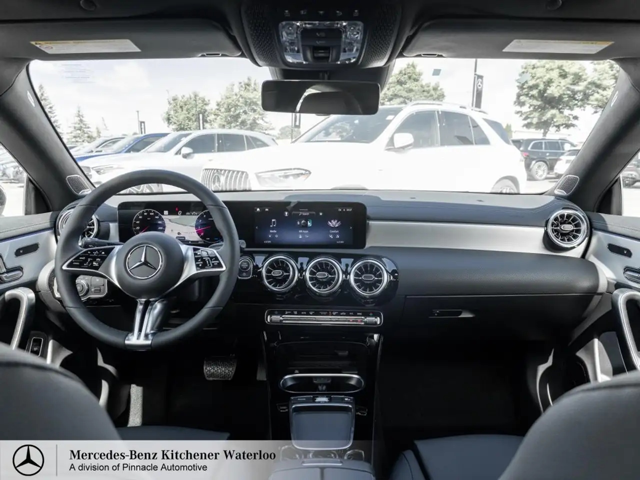Mercedes-Benz CLA снимка Mercedes-Benz CLA