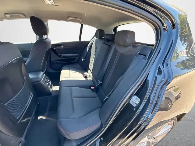 BMW 1 Series view 11