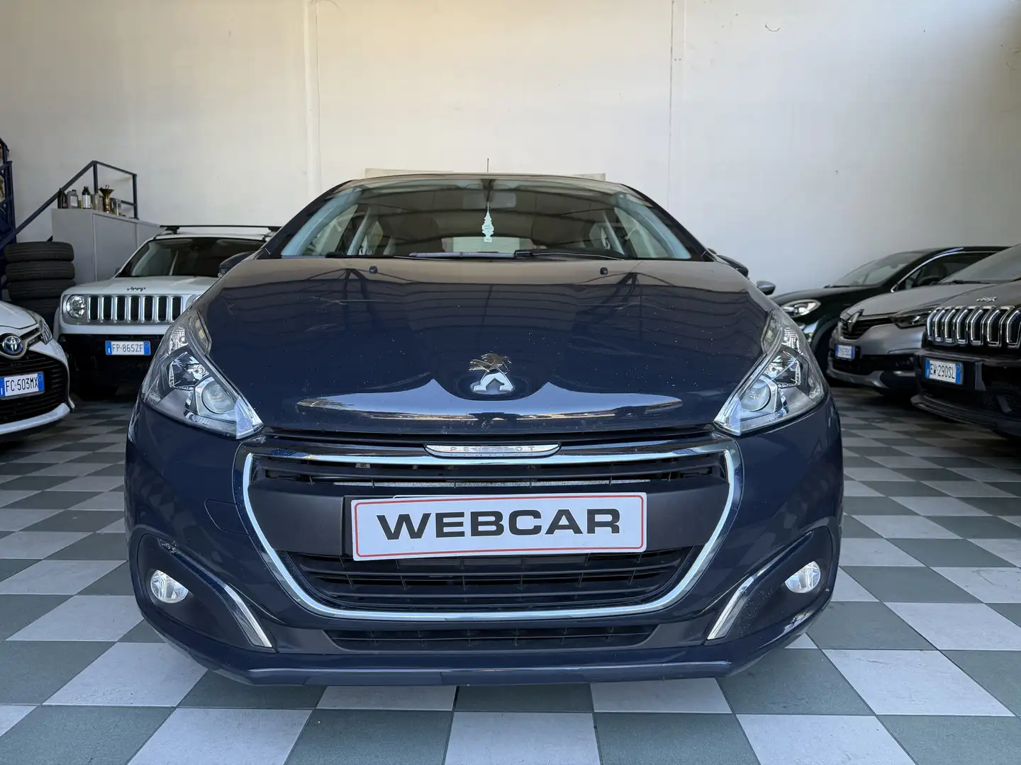 Peugeot 208 5p 1.2 puretech Allure 82cv Gris - 1