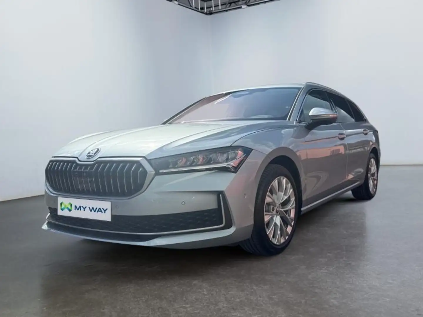 Skoda Superb Selection*CARPLAY*GPS*ATTELAGE* siva - 1