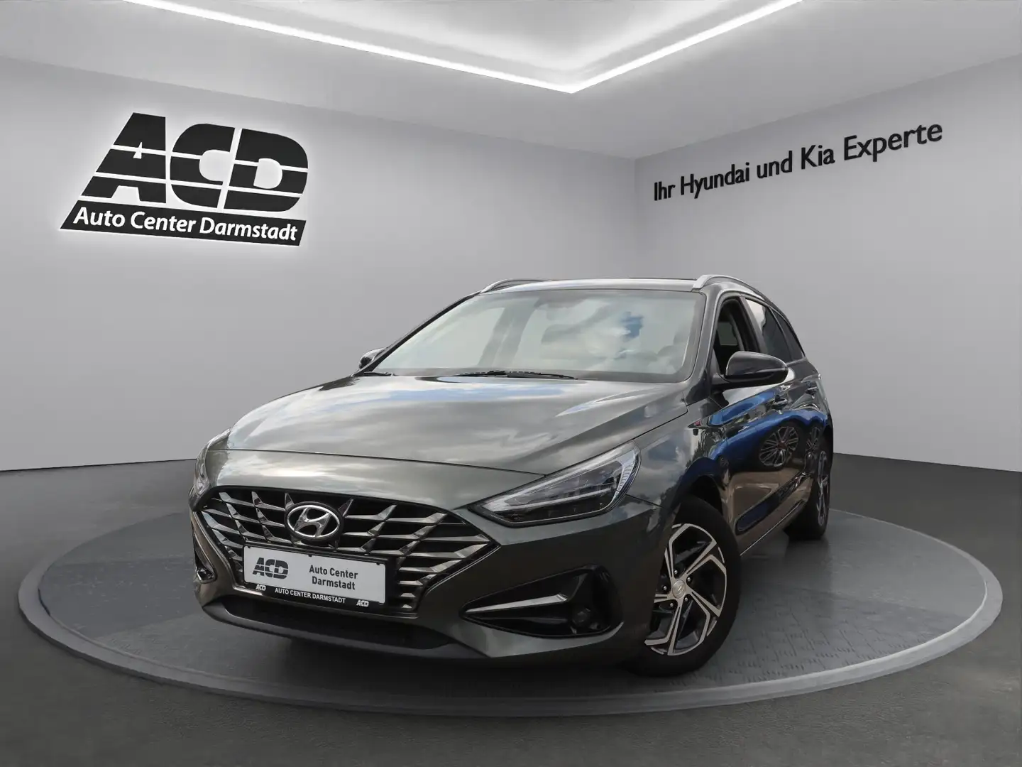 Hyundai i30 i30cw 1.6 CRDi Intro Edition *NAVI*LED*KAMERA* Grau - 1