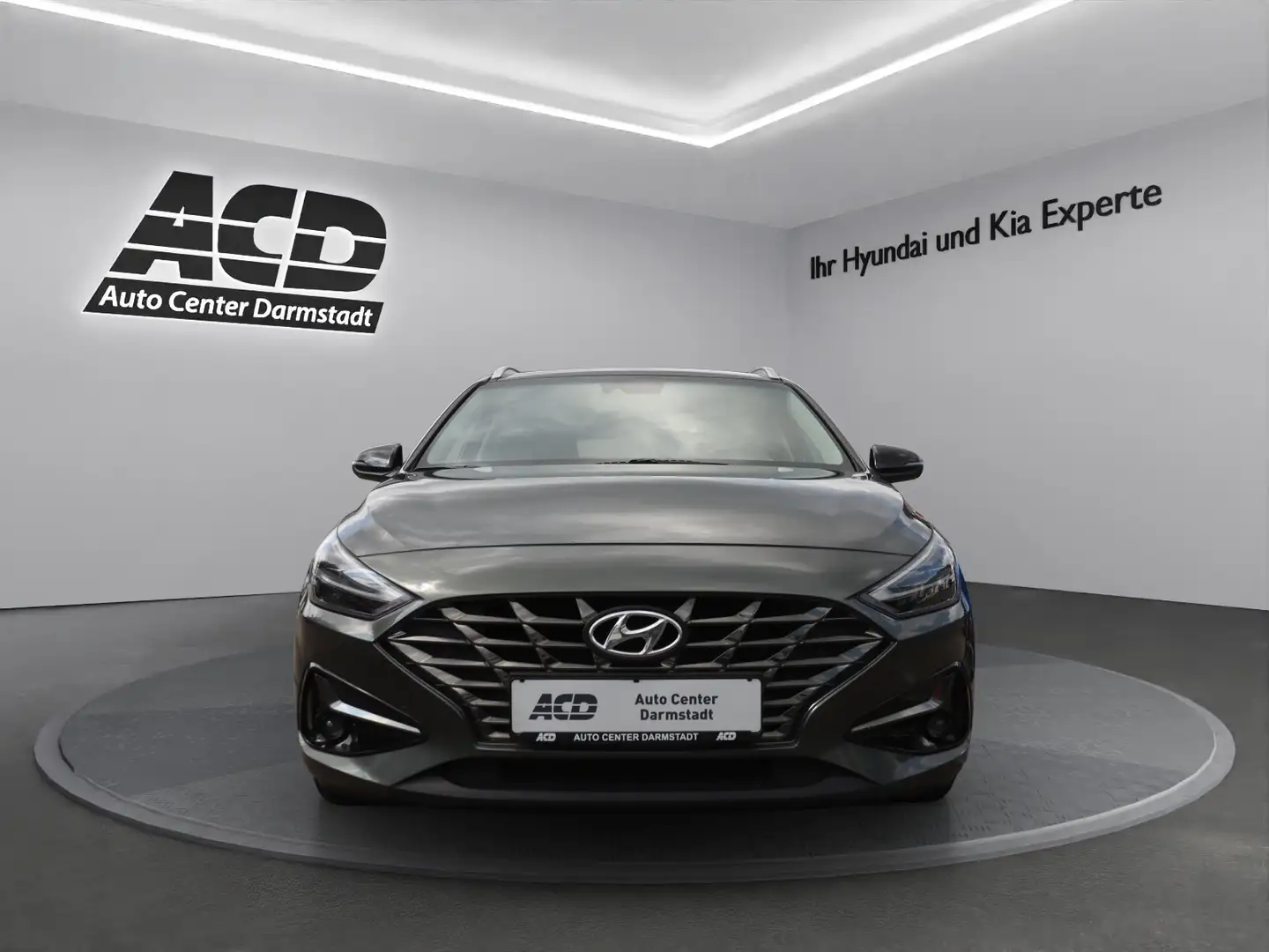 Hyundai i30 i30cw 1.6 CRDi Intro Edition *NAVI*LED*KAMERA* Grau - 2