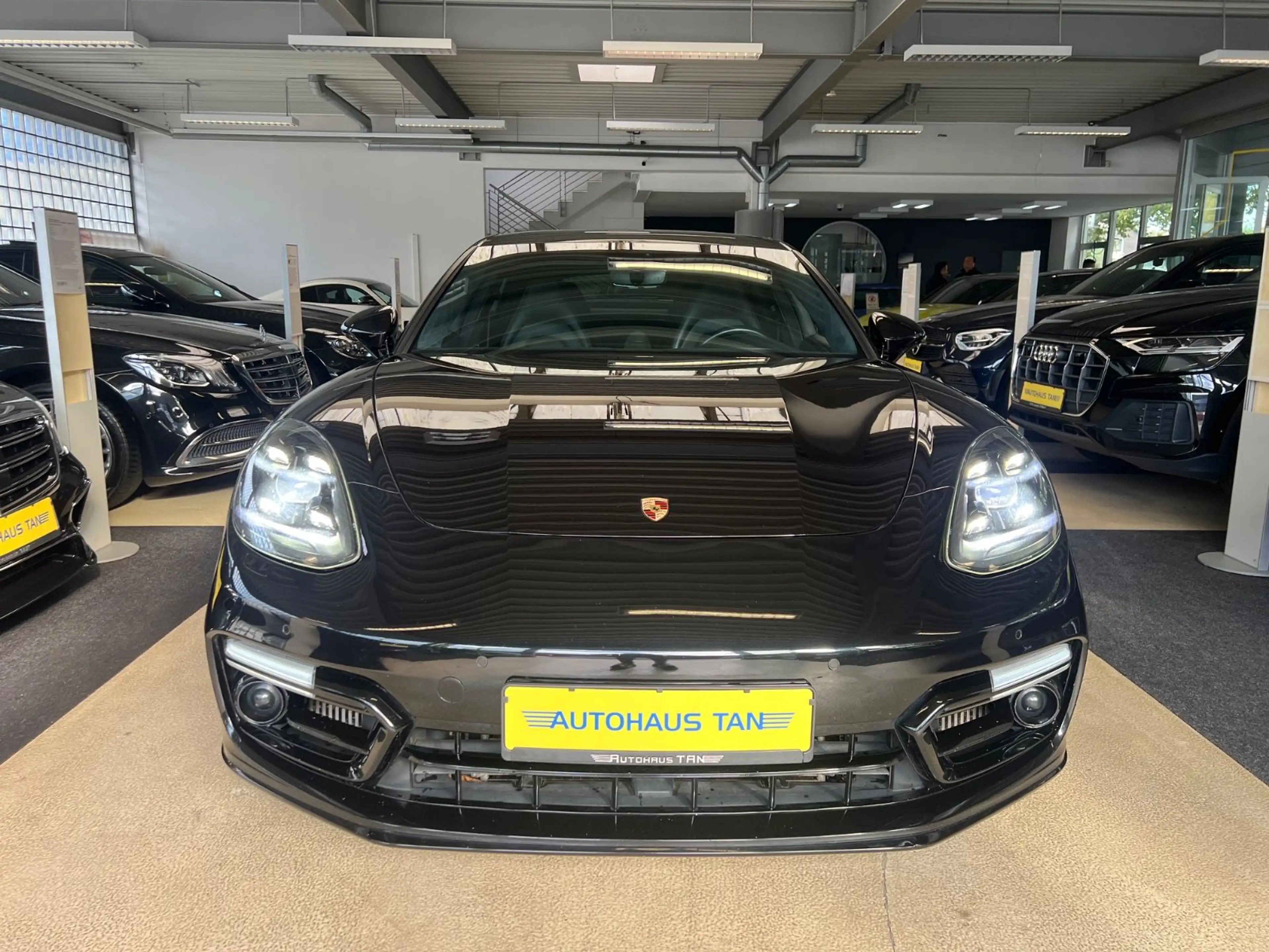 Porsche Panamera GTS — photo 2