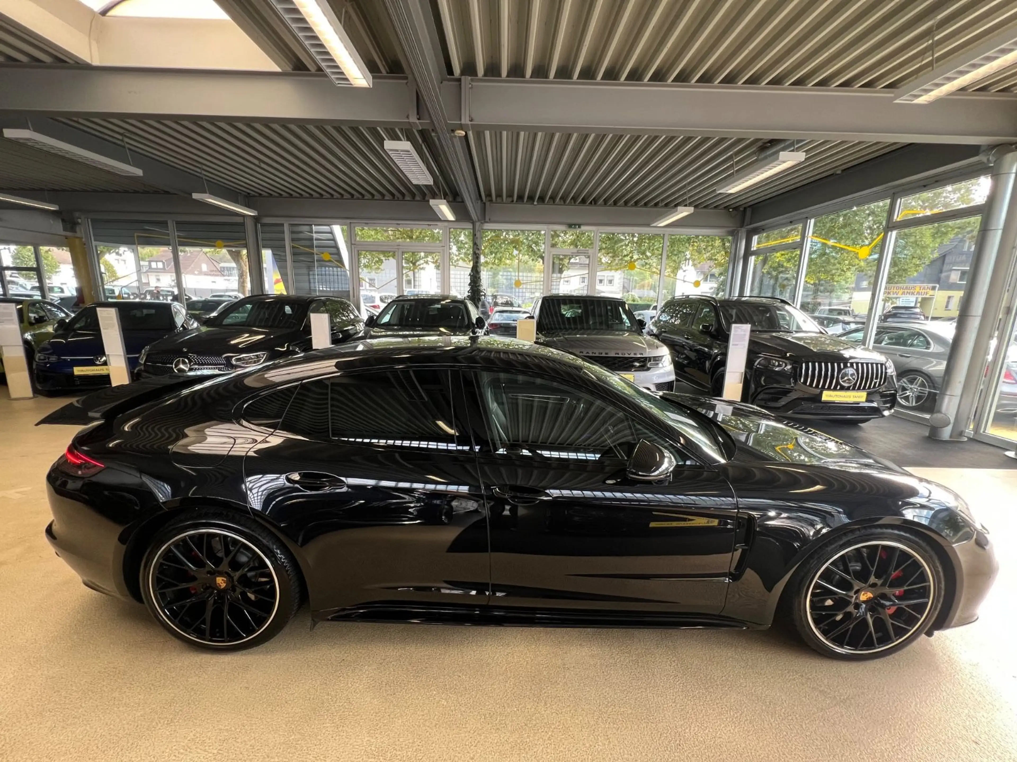 Porsche Panamera GTS — photo 4
