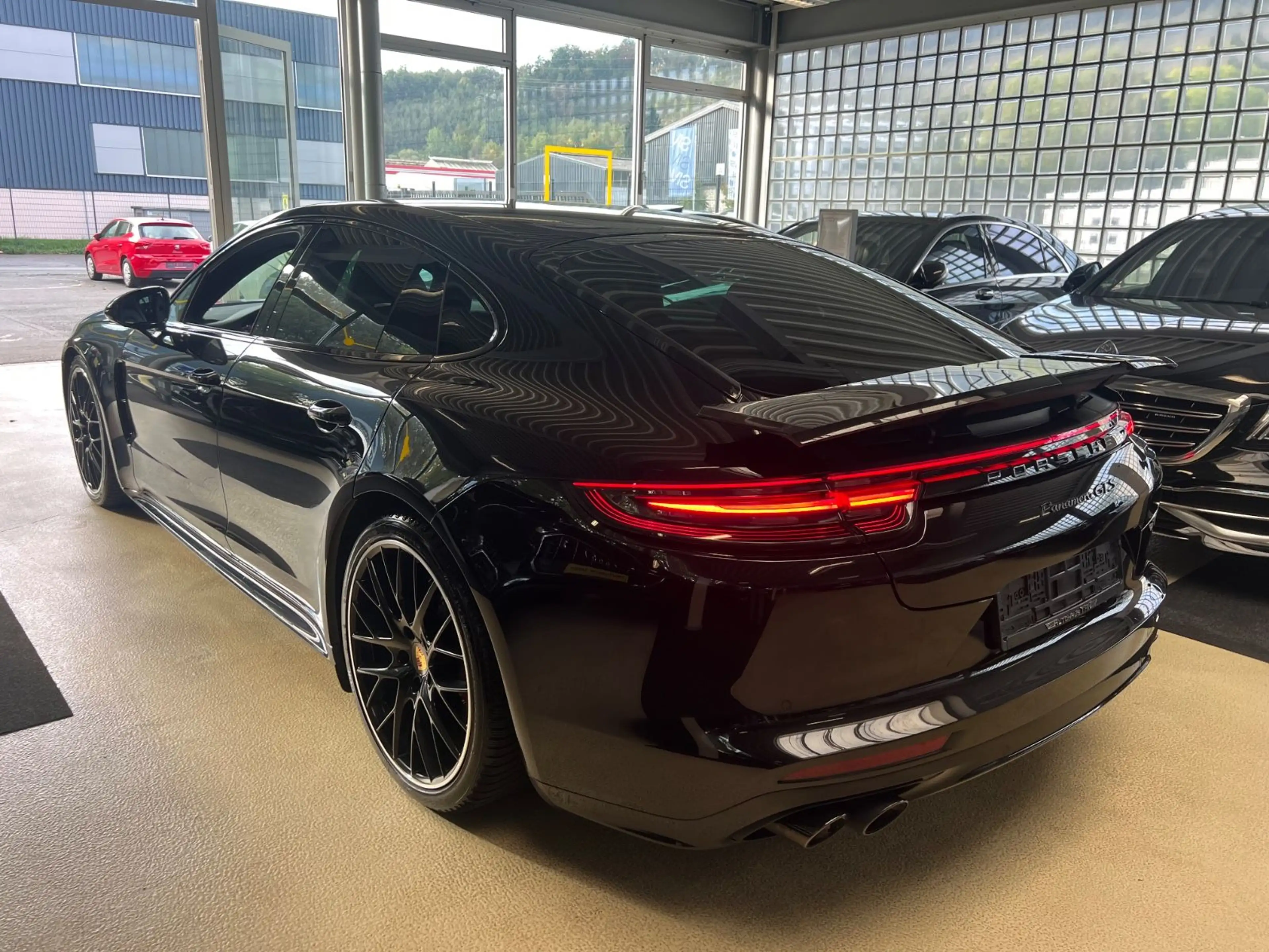 Porsche Panamera GTS — photo 7