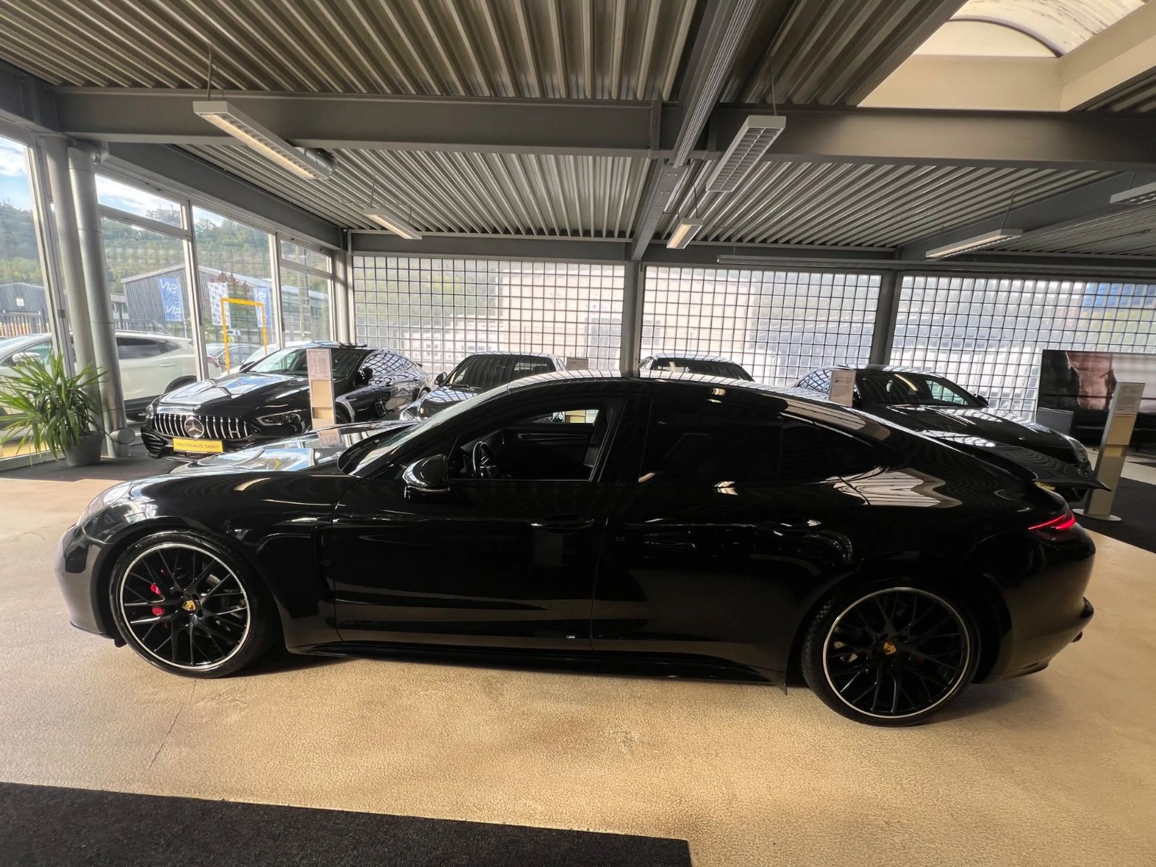 Porsche Panamera GTS — photo 8