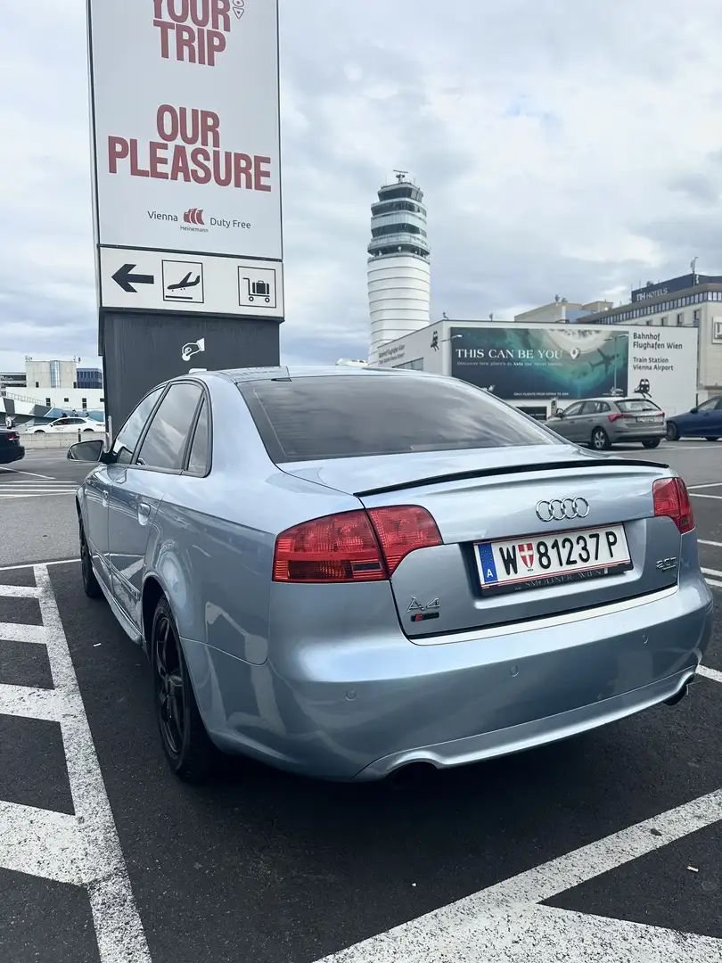 Audi A4 2.0 T FSI quattro tiptronic - 2