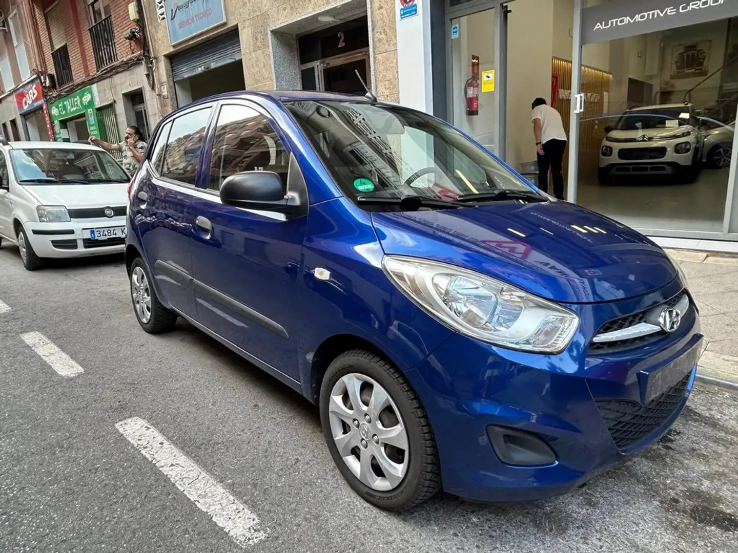 Hyundai i10 1.2 Comfort Azul - 1