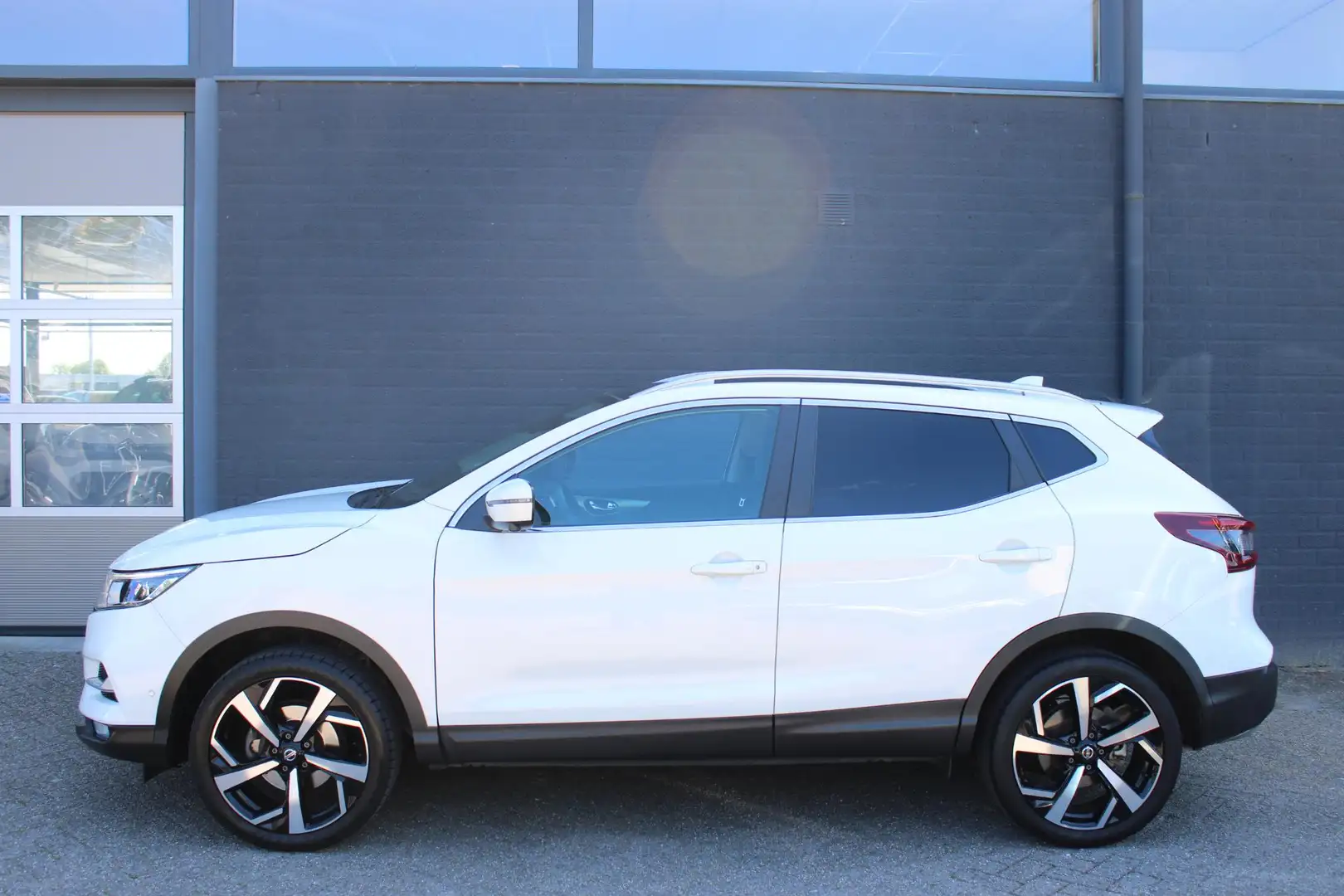 Nissan Qashqai 1.3 DIG-T 140 PK Tekna NL-Auto | Navigatie | 360 G Weiß - 2