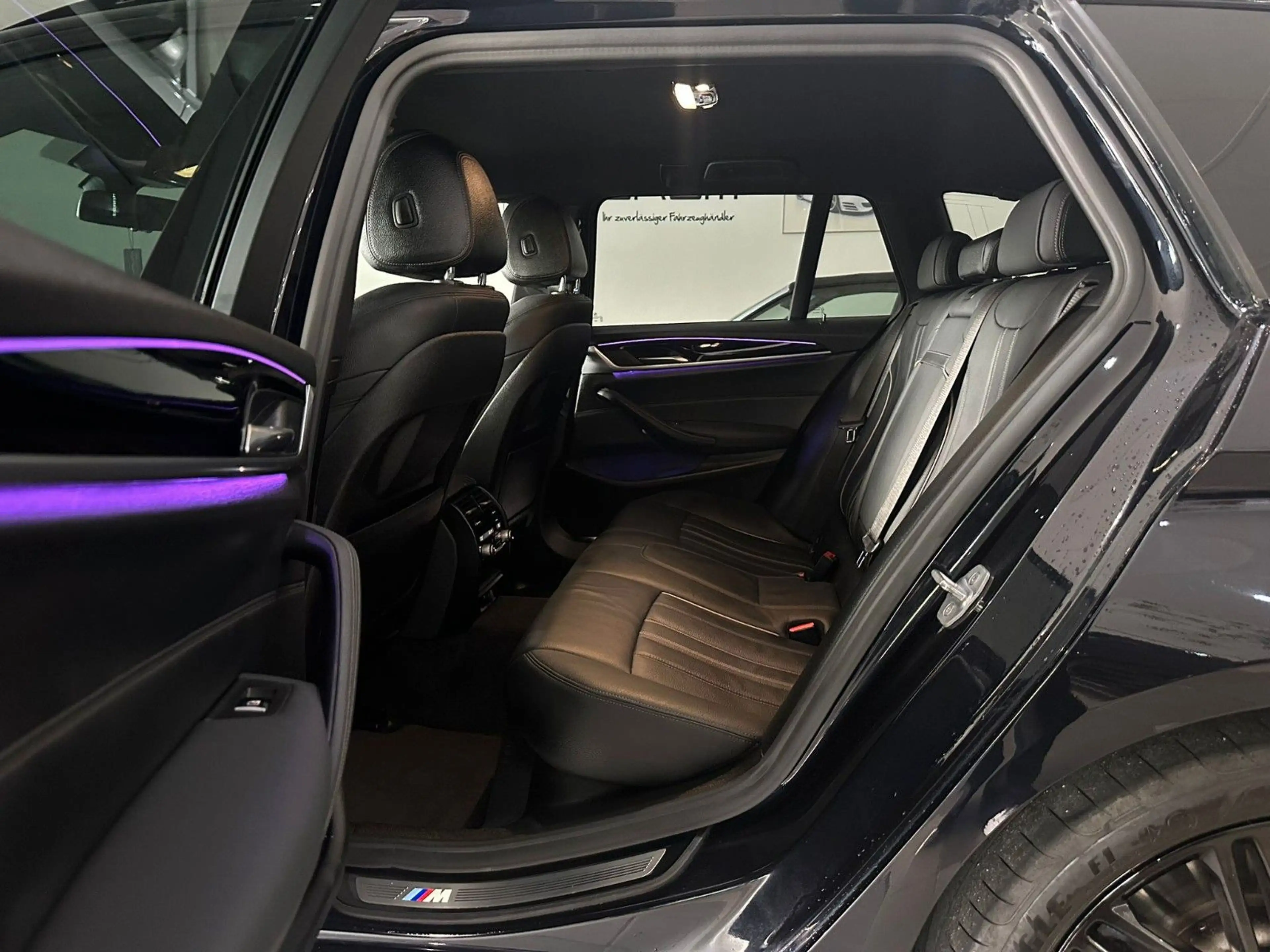 BMW 540 d xDrive M Sport — photo 14