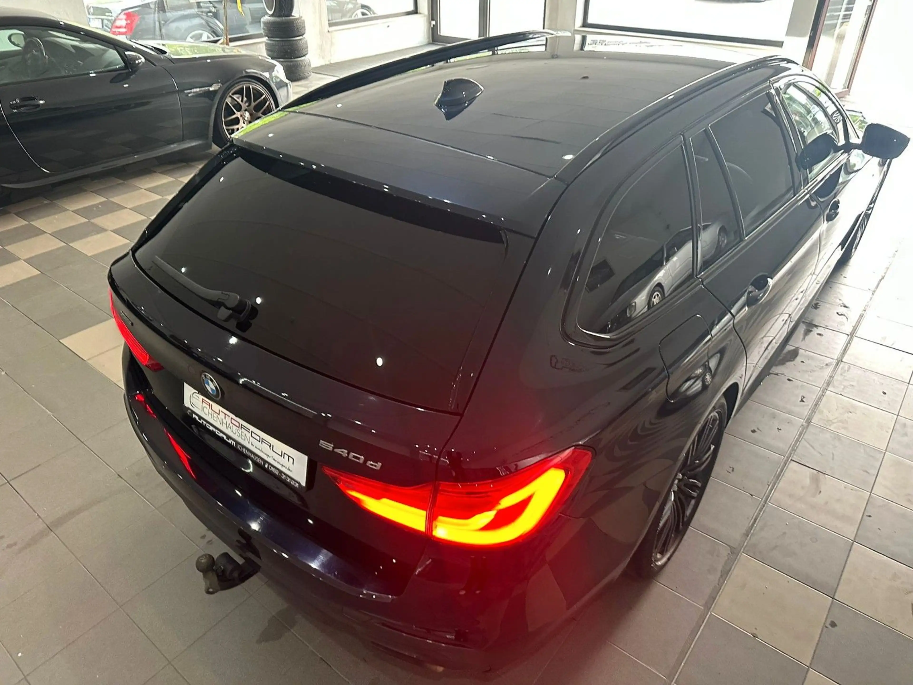 BMW 540 d xDrive M Sport — photo 11