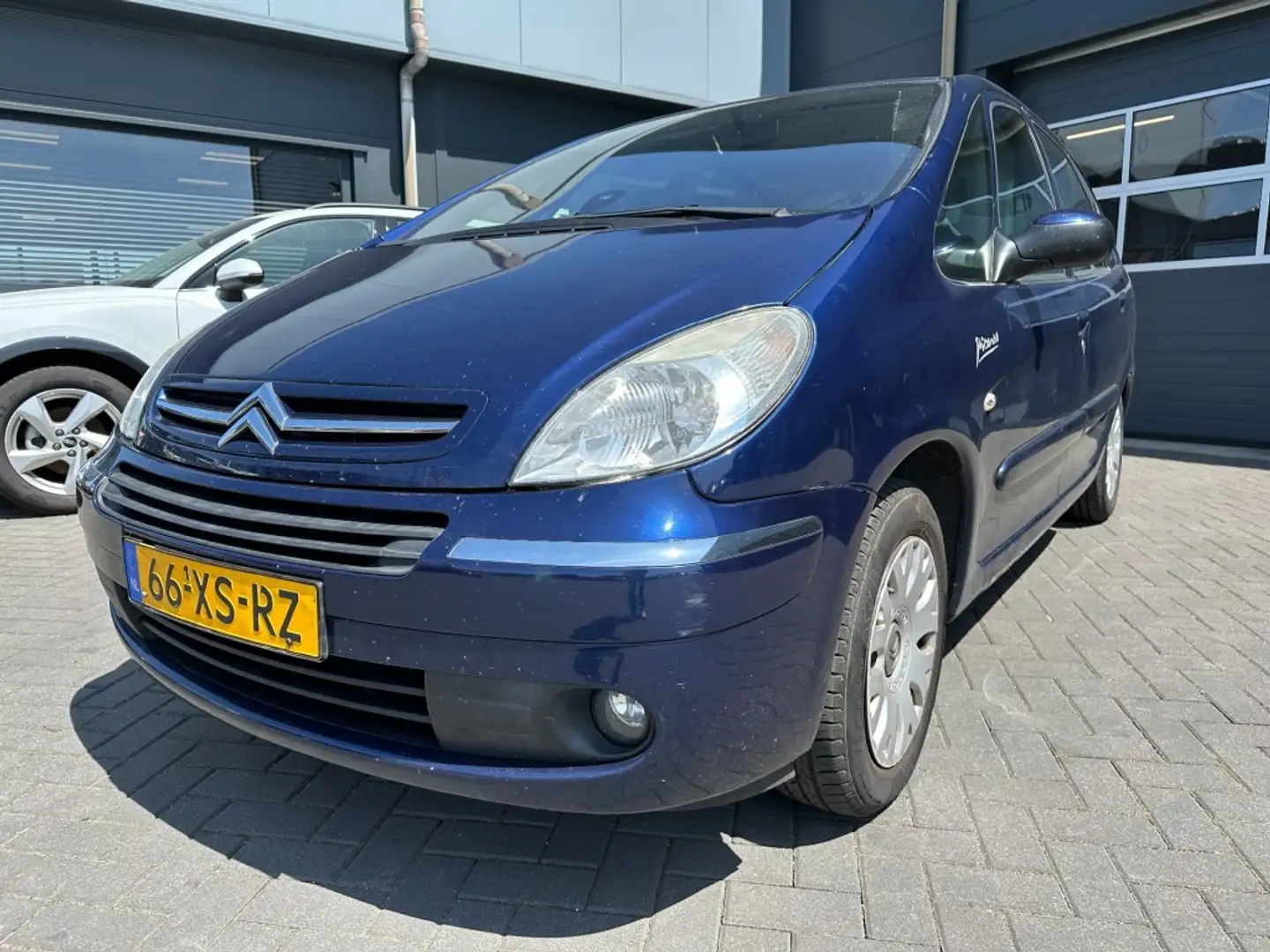 Citroen Xsara Picasso 1.6 met goed werkende airco, trekhaak, PDC Синій - 1