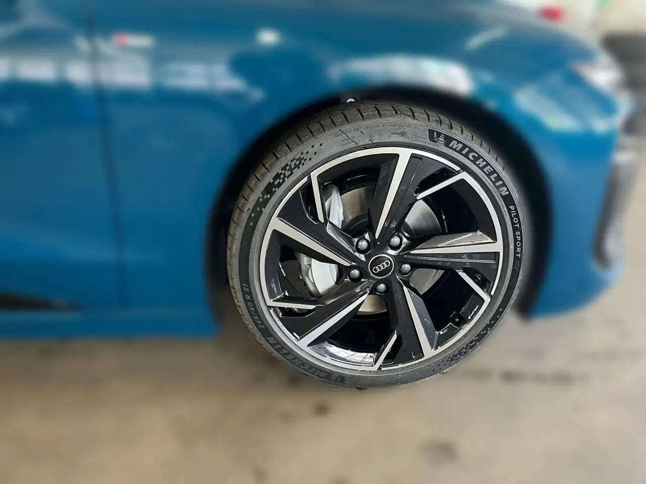 Audi A6 e-tron perf. S line bus. S line Ext. In 8