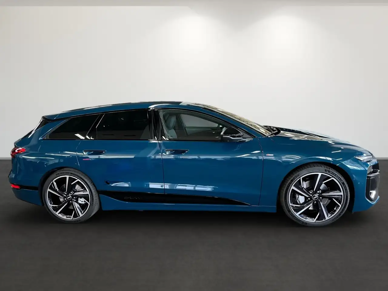 Audi A6 e-tron perf. S line bus. S line Ext. In 4