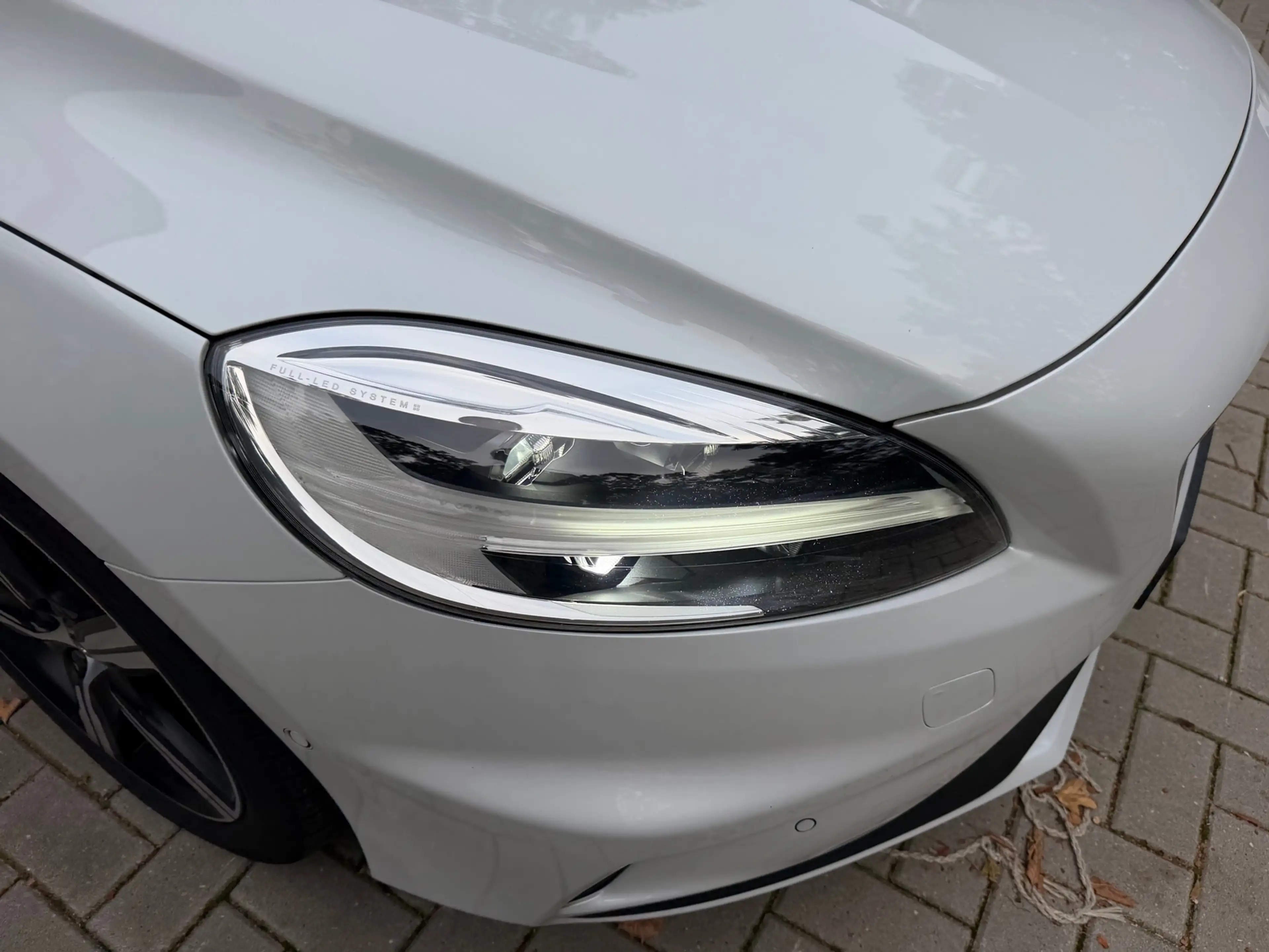 Volvo V40 2.0 T4 Business Sport — photo 2