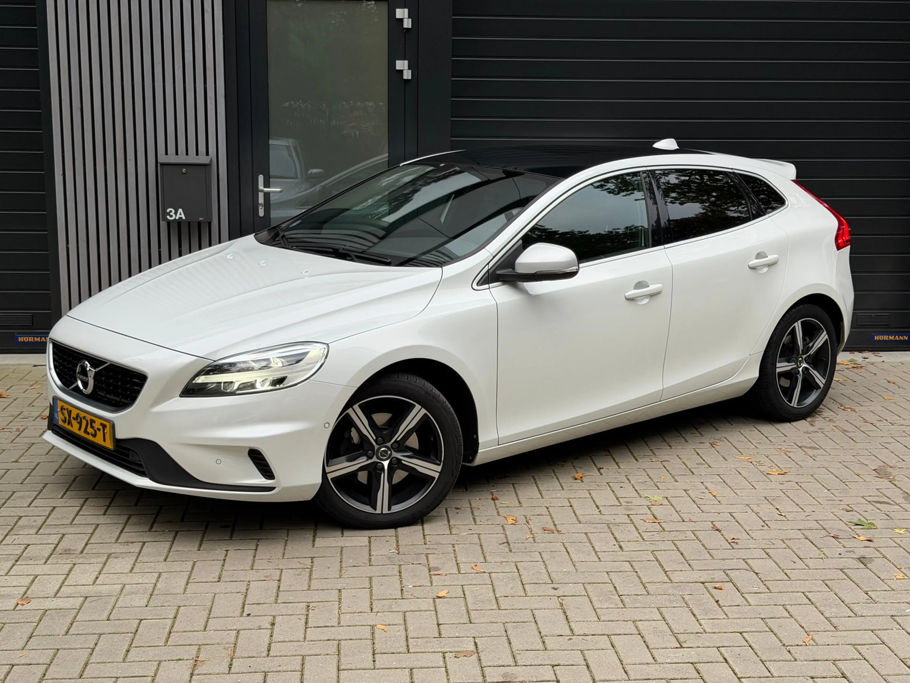 Volvo V40 2.0 T4 Business Sport — photo 5