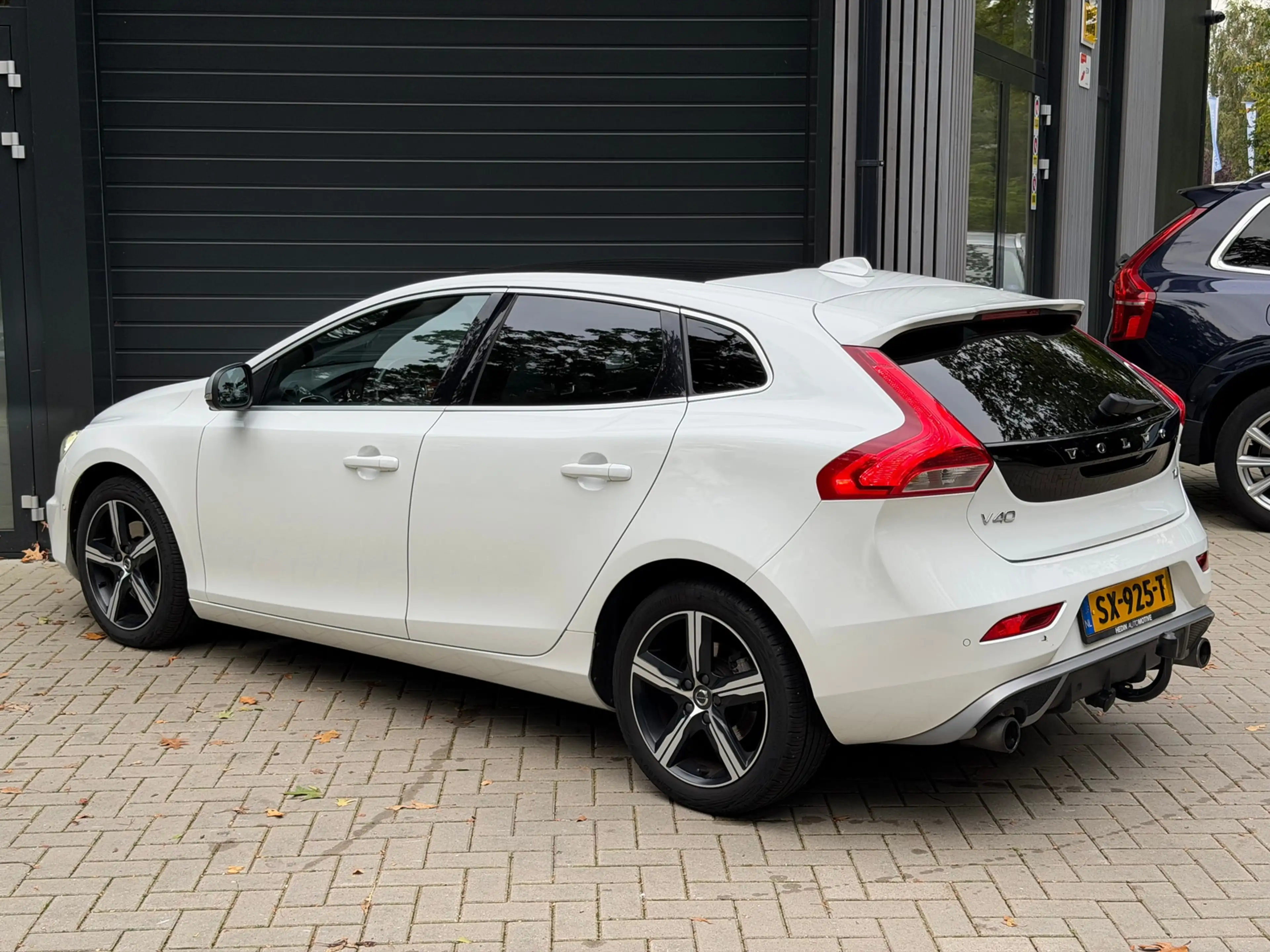 Volvo V40 2.0 T4 Business Sport — photo 7