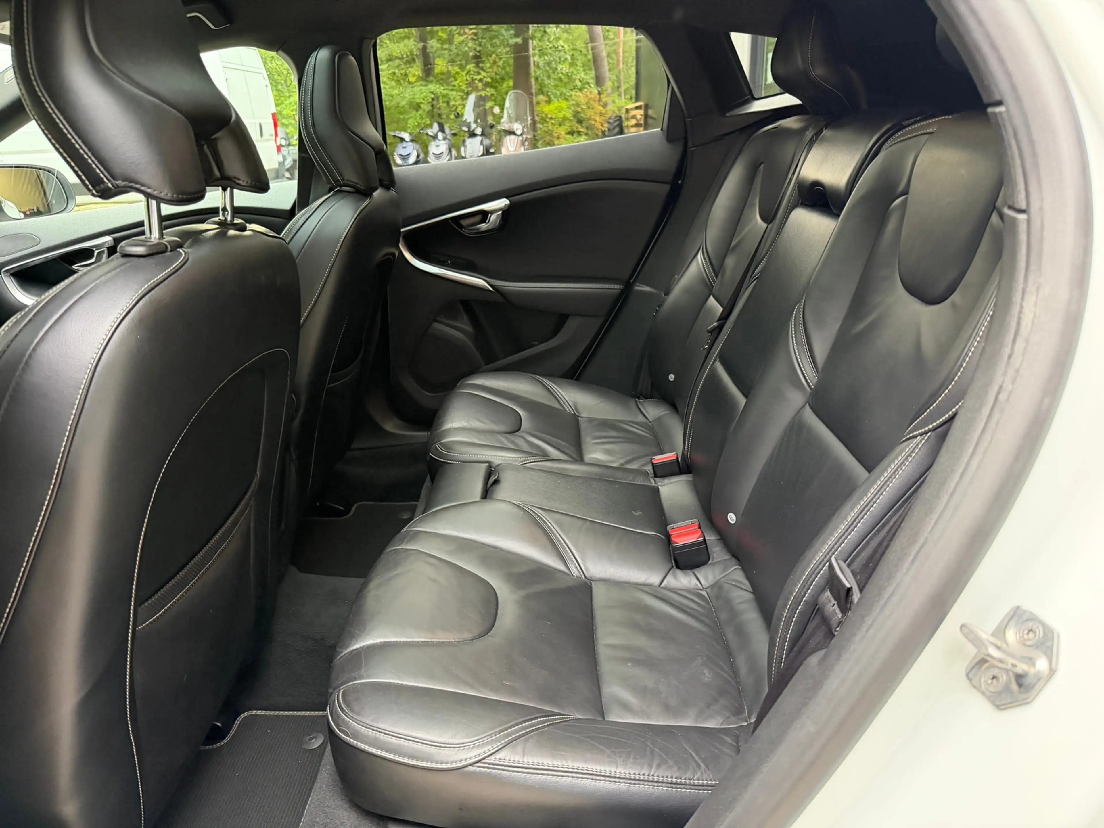 Volvo V40 2.0 T4 Business Sport — photo 18
