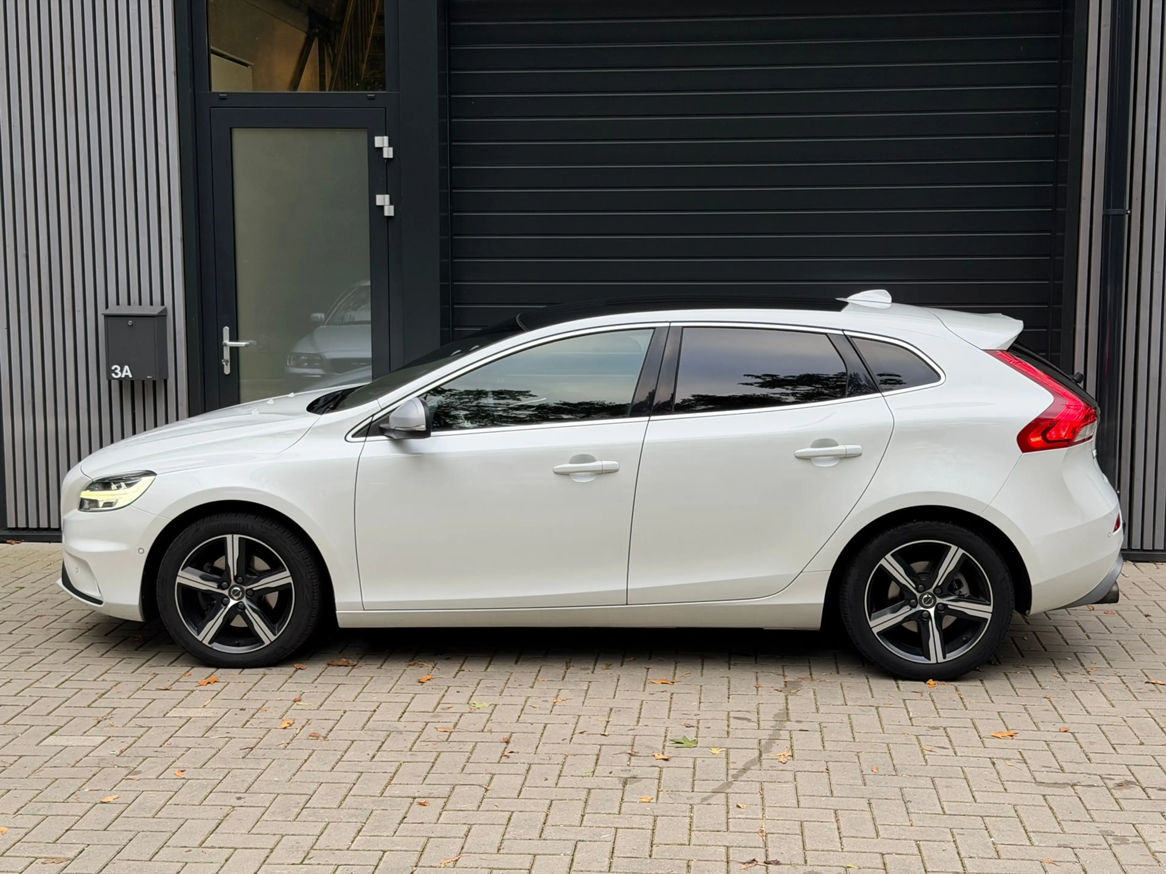 Volvo V40 2.0 T4 Business Sport — photo 6