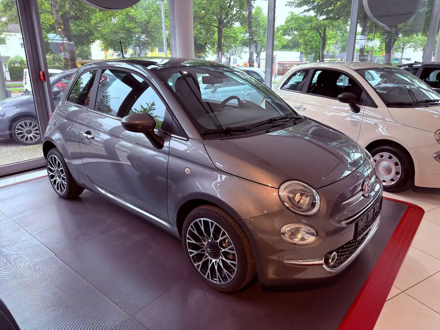 Fiat 500 Dolcevita*Navi*Klimaaut.*PDC*Car-Play* Grau - 1