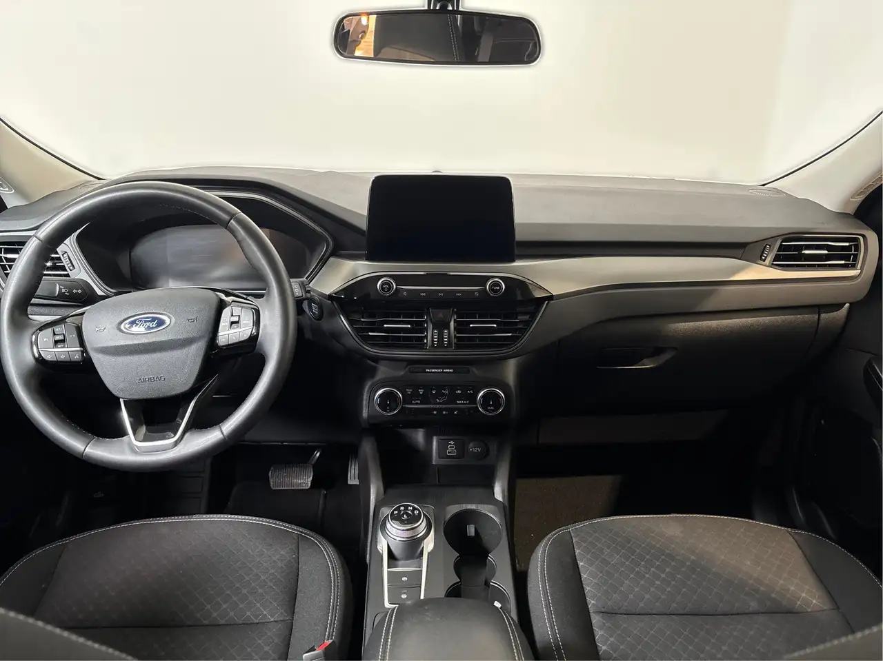 Ford Escape снимка Ford Escape