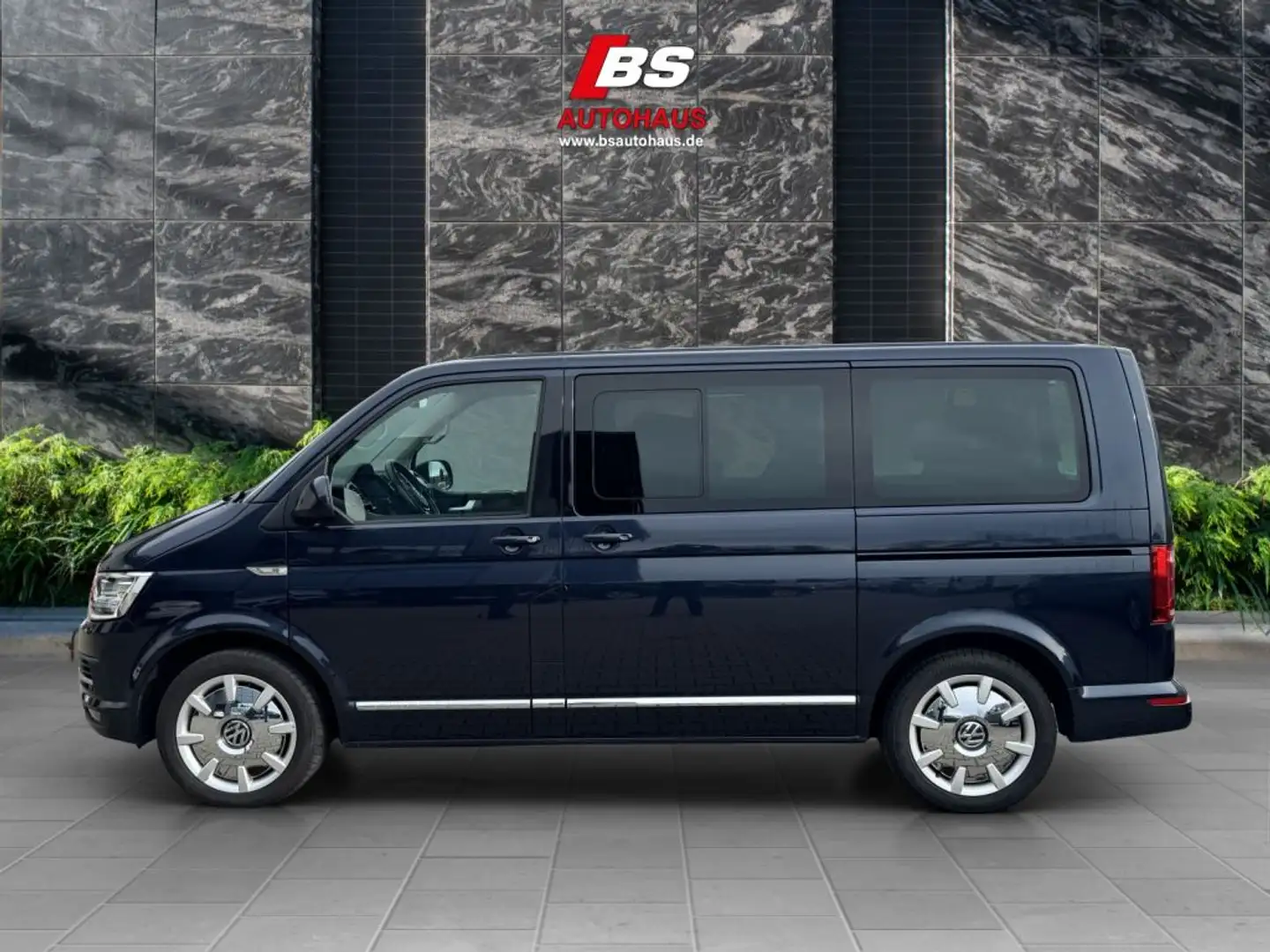 Volkswagen Transporter Caravelle DSG Kurz Highline NP 88TEUR LEDER NAVI A - 2