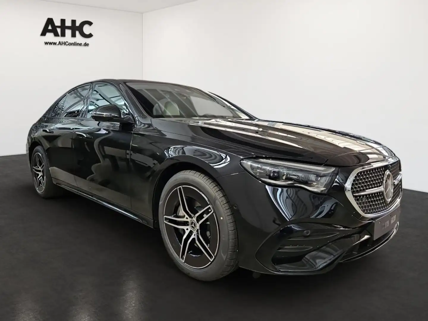 Mercedes-Benz E 300 e 4M Limousine +AMG+NIGHT+AHK+WINTER+4D-SOUND+ Schwarz - 2