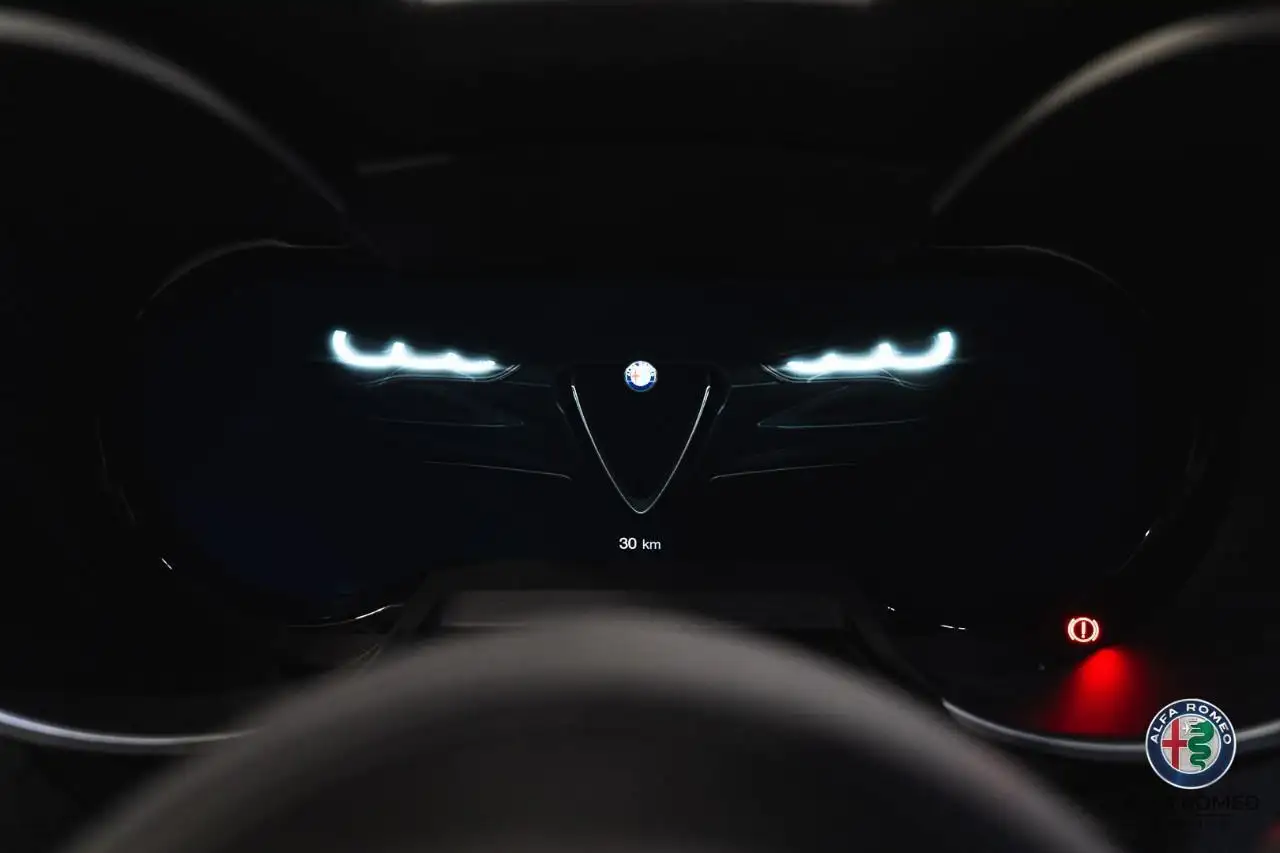 Alfa Romeo Stelvio снимка Alfa Romeo Stelvio