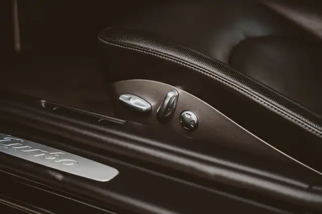 Porsche 911 view 13
