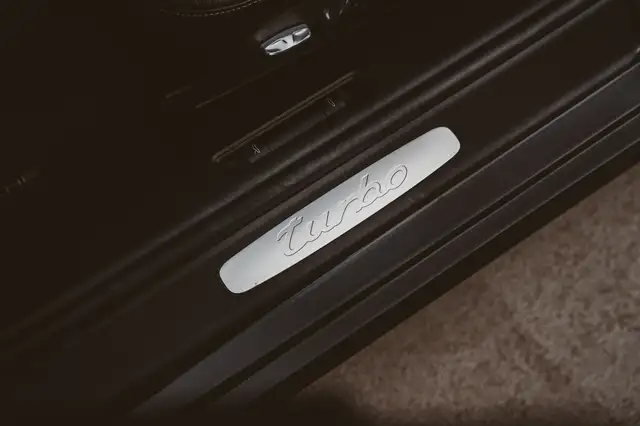 Porsche 911 view 15