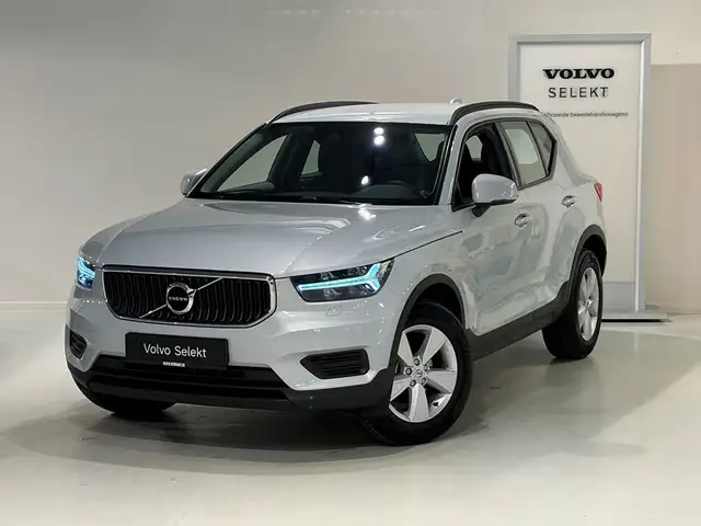 Volvo XC40 T2 Momentum + PARKEERVERWARMING/VERW ZTELS EN STUU