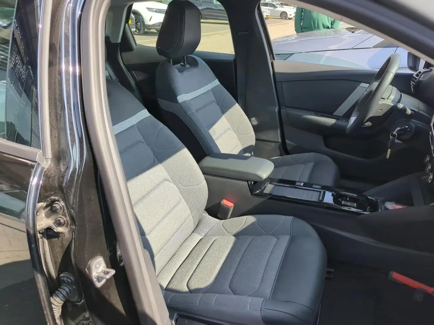 Citroen E-C4 Electric You 50 kWh | Clima | Cruise | 3 Fase | Apple Carpl Black - 2