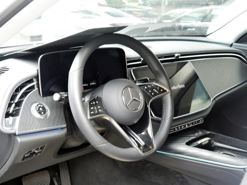 Mercedes-Benz E 300 T de , AVANTGARDE AHK DISTR KAMERA SPUR — photo 14