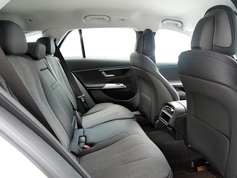 Mercedes-Benz E 300 T de , AVANTGARDE AHK DISTR KAMERA SPUR — photo 8