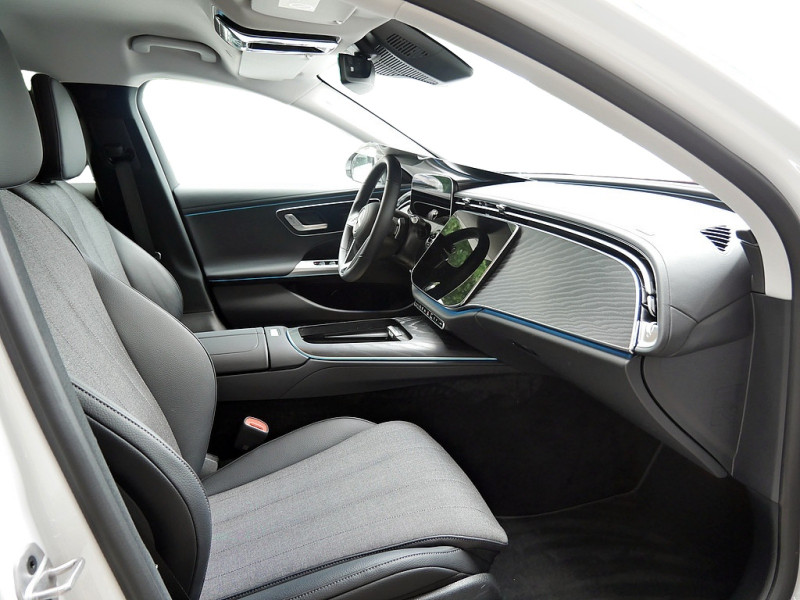 Mercedes-Benz E 300 T de , AVANTGARDE AHK DISTR KAMERA SPUR — photo 7