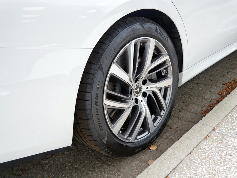 Mercedes-Benz E 300 T de , AVANTGARDE AHK DISTR KAMERA SPUR — photo 11