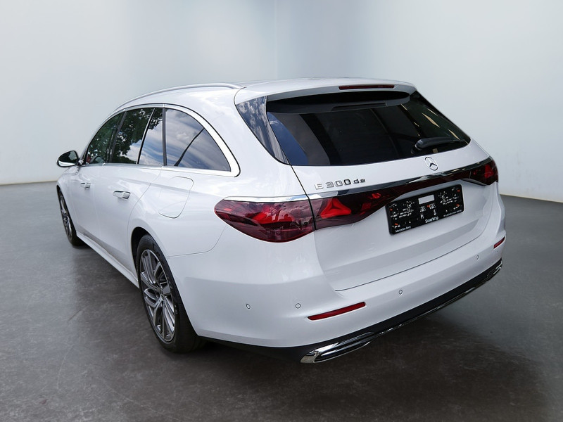 Mercedes-Benz E 300 T de , AVANTGARDE AHK DISTR KAMERA SPUR — photo 5