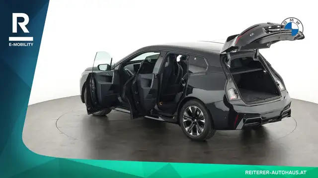 BMW Ix view 11