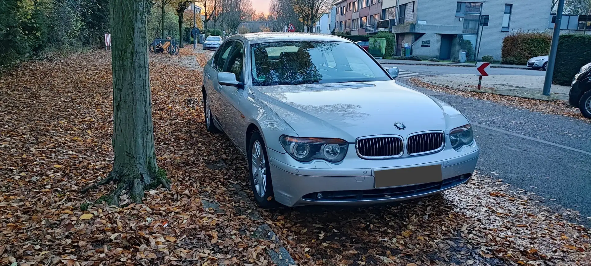 BMW 745 BMW 745i V8 - 2