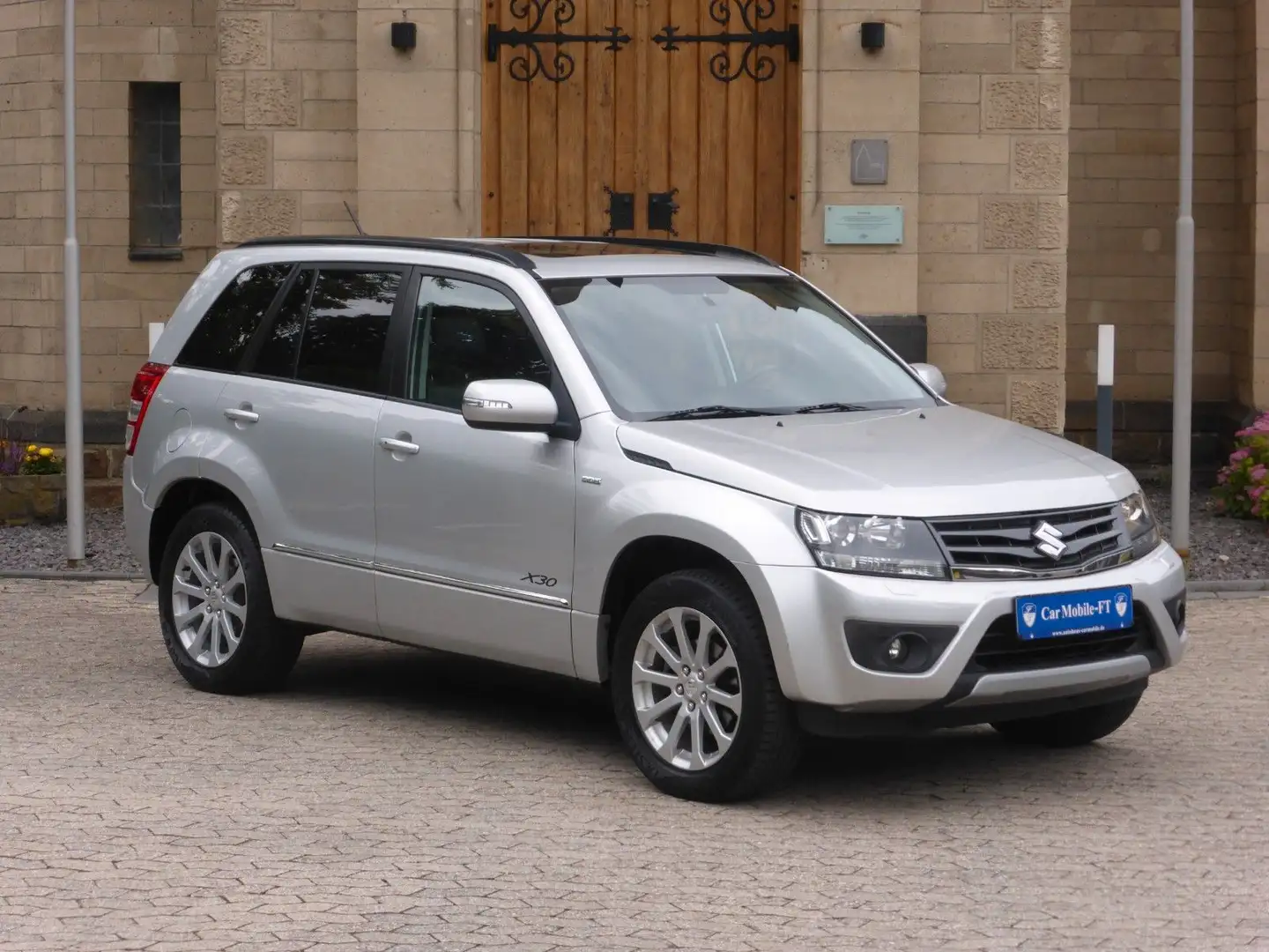 Suzuki Grand Vitara 1.9 DDIS X 30*LEDER*2 HAND*NAVI*AHK Plateado - 1