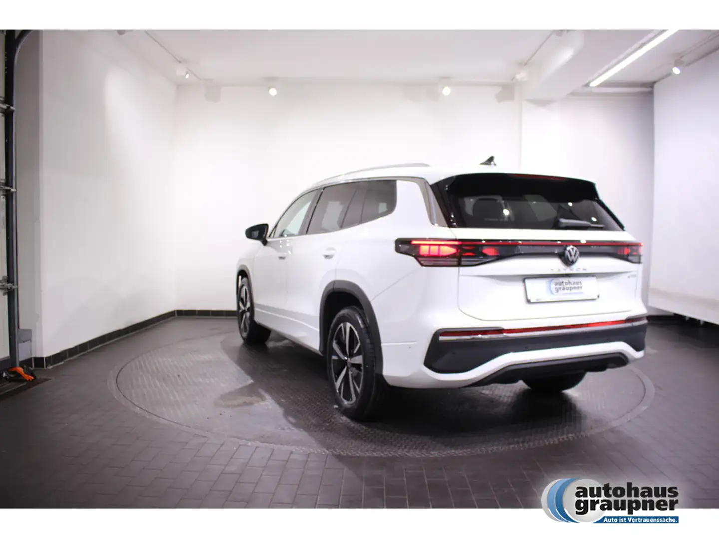 Volkswagen Tayron 1.5 eTSI DSG Elegance AKTIVSITZE LED Weiß - 2