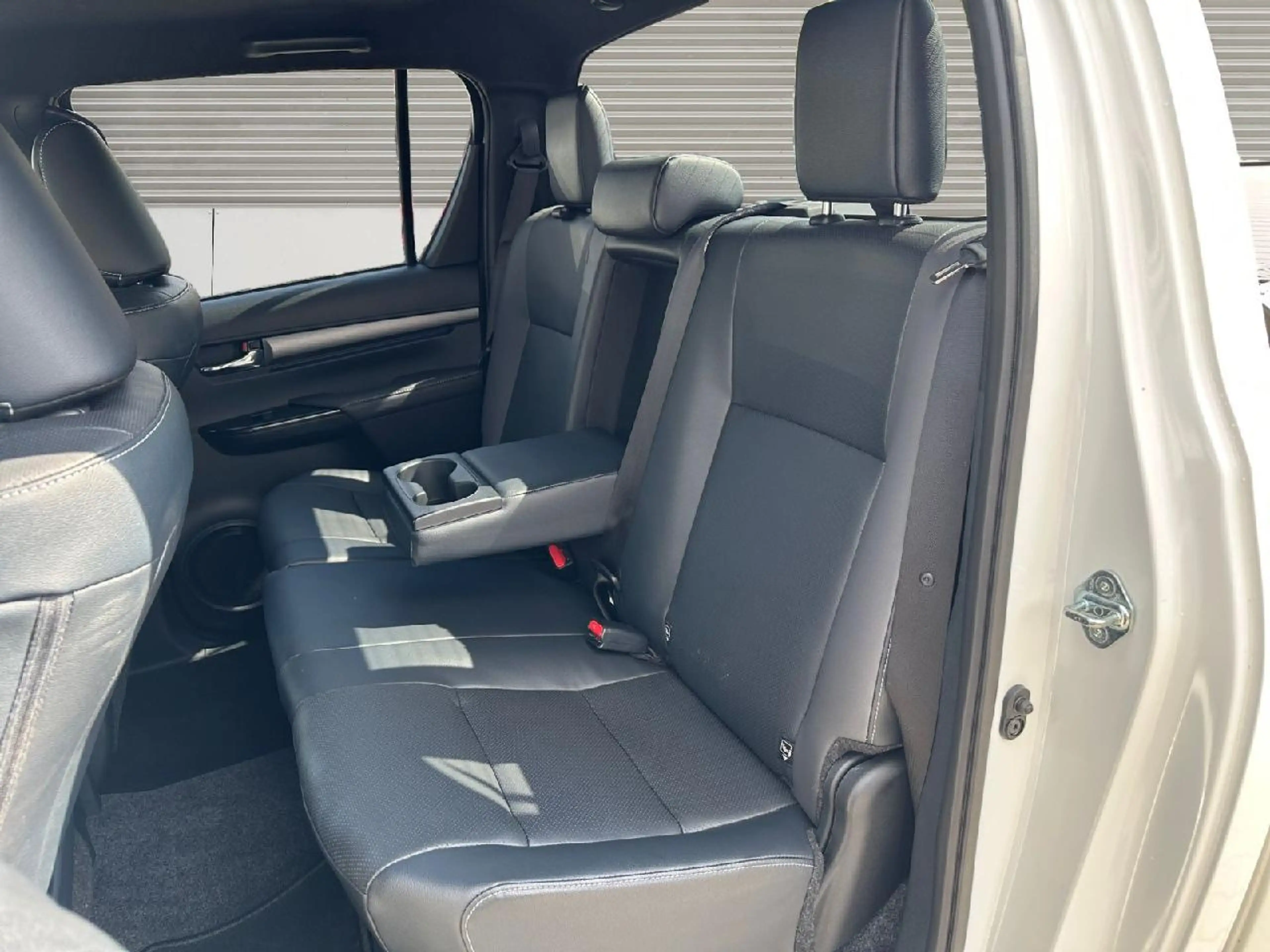 Toyota Hilux 2.8 Double Cab Invincible 4x4, Rollo AHK — photo 12