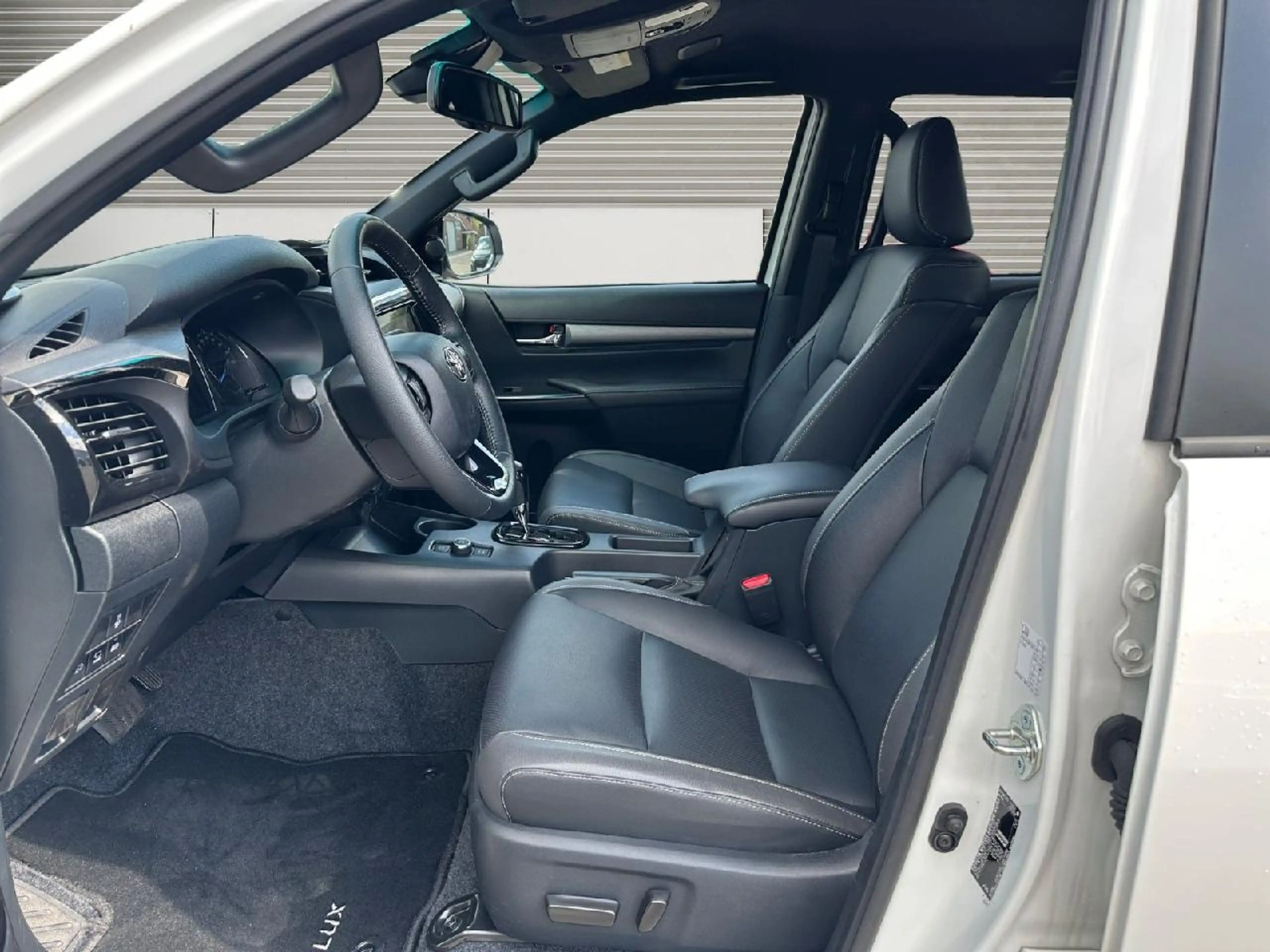 Toyota Hilux 2.8 Double Cab Invincible 4x4, Rollo AHK — photo 9