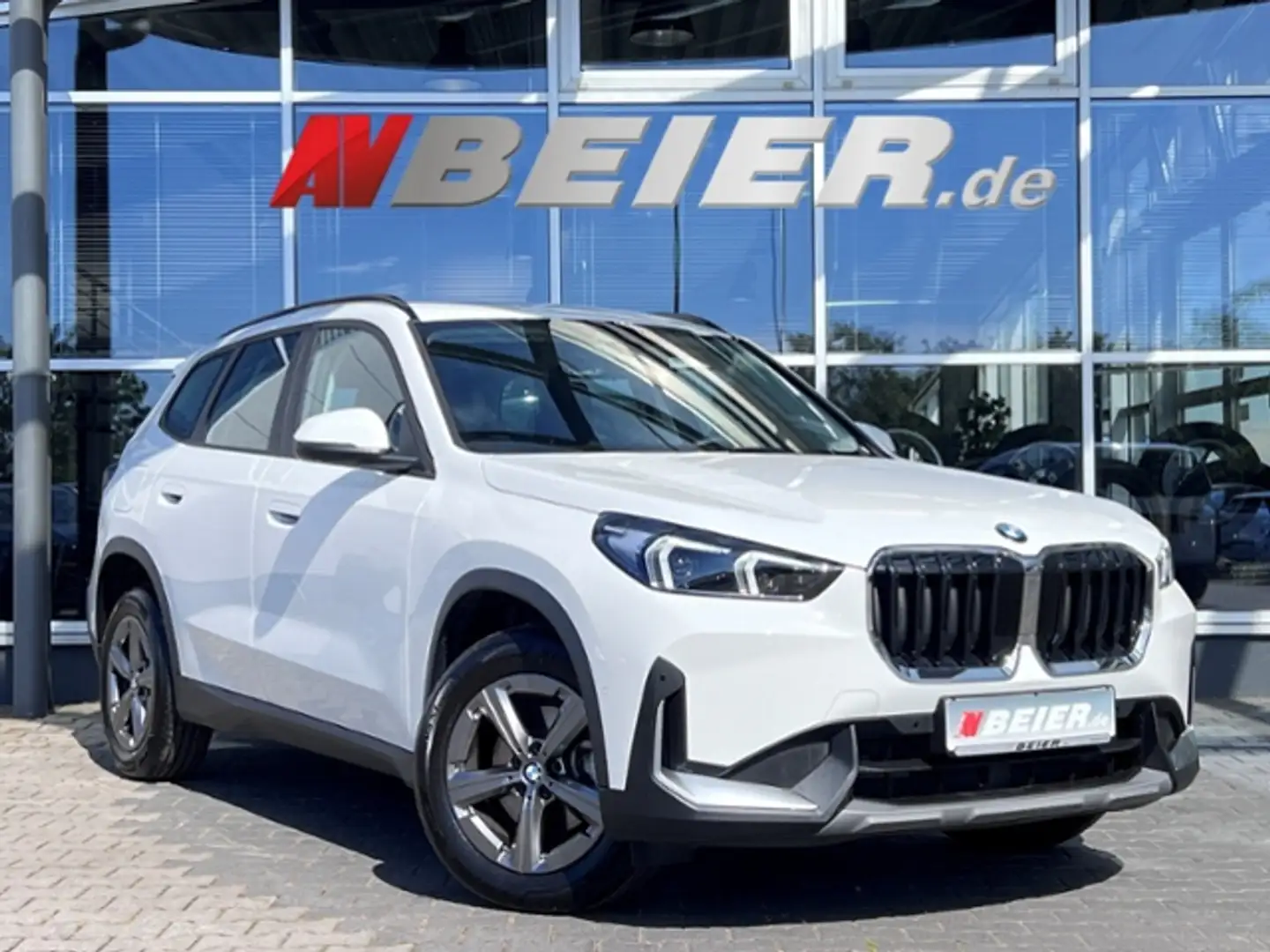 BMW X1 adapt.LED Komfort ankl.Spiegel 2xPDC Sitzheiz.DAB Weiß - 1