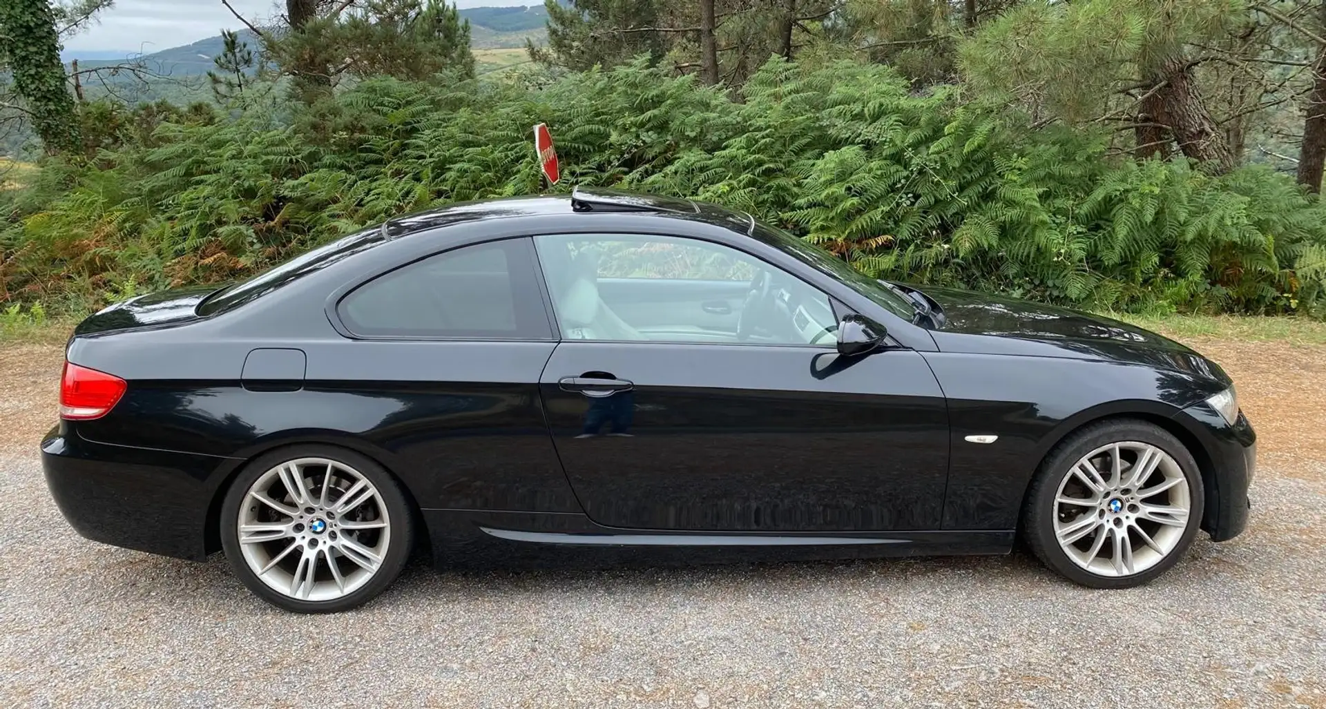 BMW 320 320d Coupé Aut. Negro - 1